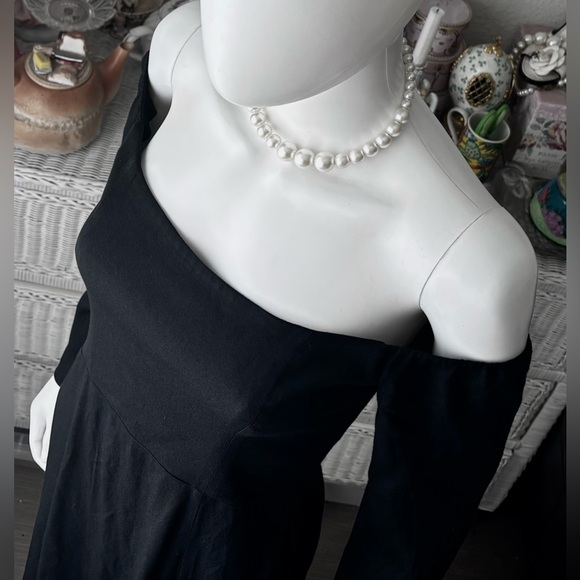 Reformation Ballari Off Shoulder Midi Dress Long Sleeves Black Color Size 4 NWT - Picture 3 of 10